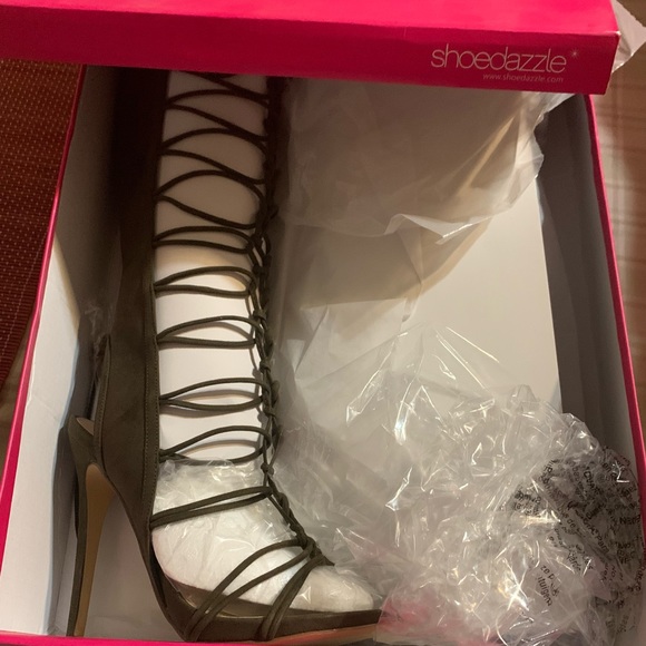 Victoria Gladiator Heels Size 9.5 Olive Color - Picture 5 of 6